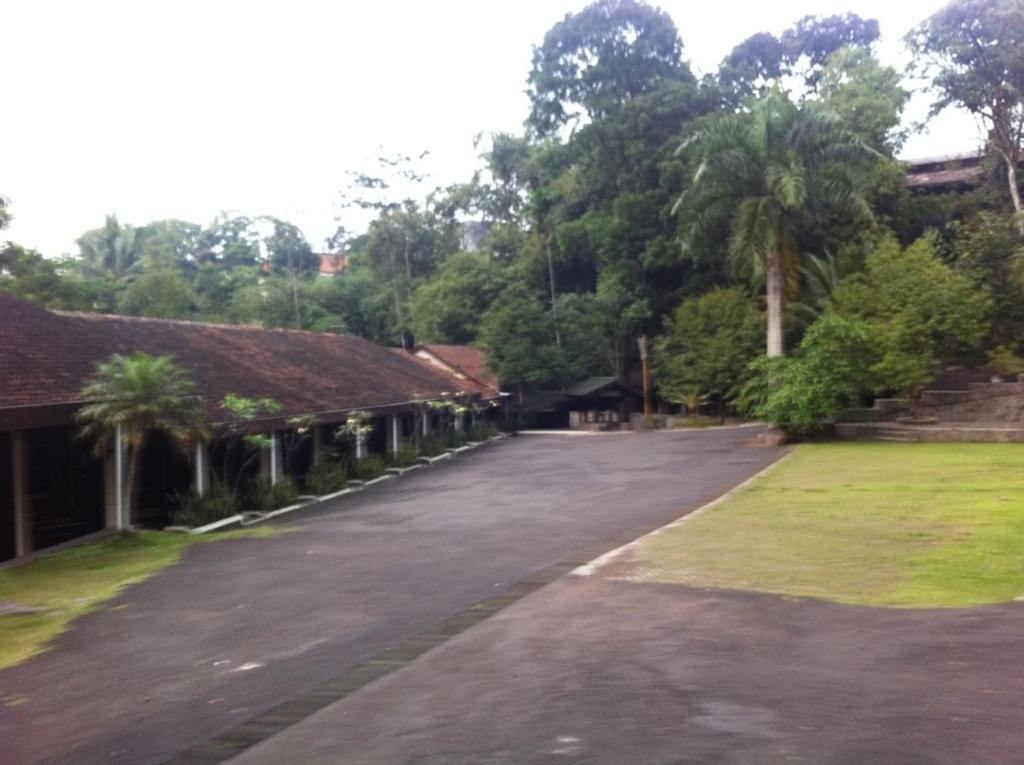 Hotel Moro Seneng Baturraden Exterior photo