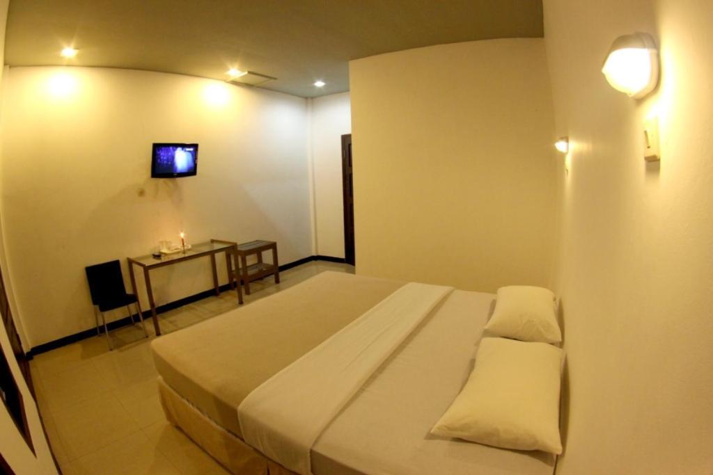 Hotel Moro Seneng Baturraden Room photo