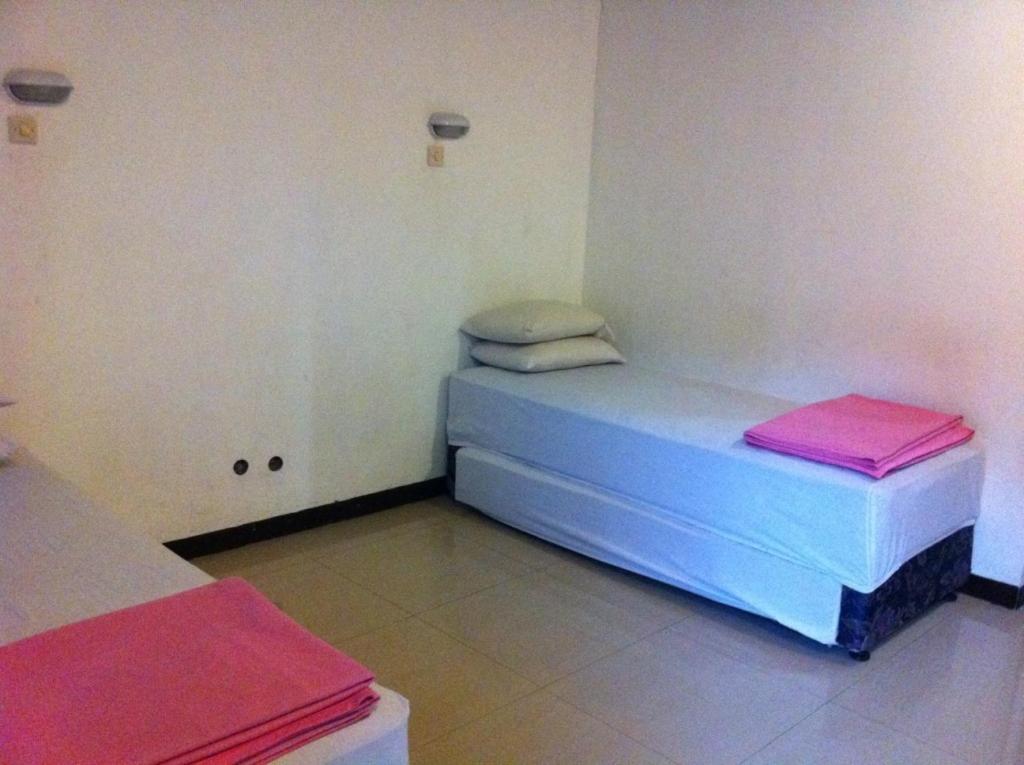 Hotel Moro Seneng Baturraden Room photo