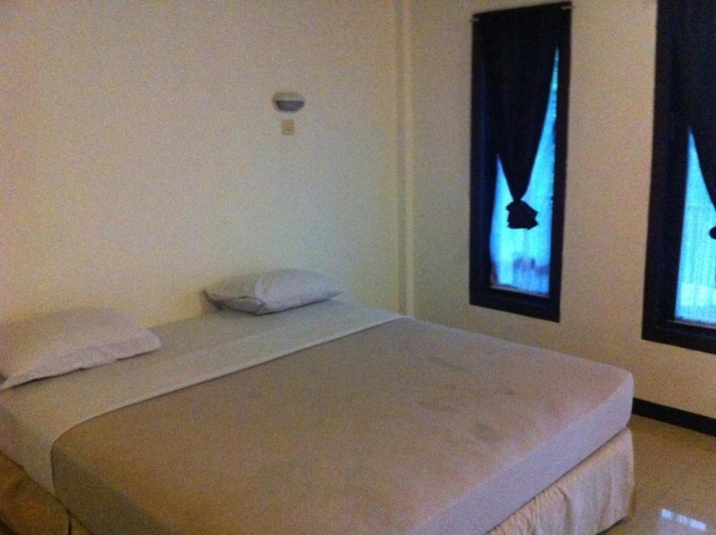 Hotel Moro Seneng Baturraden Room photo