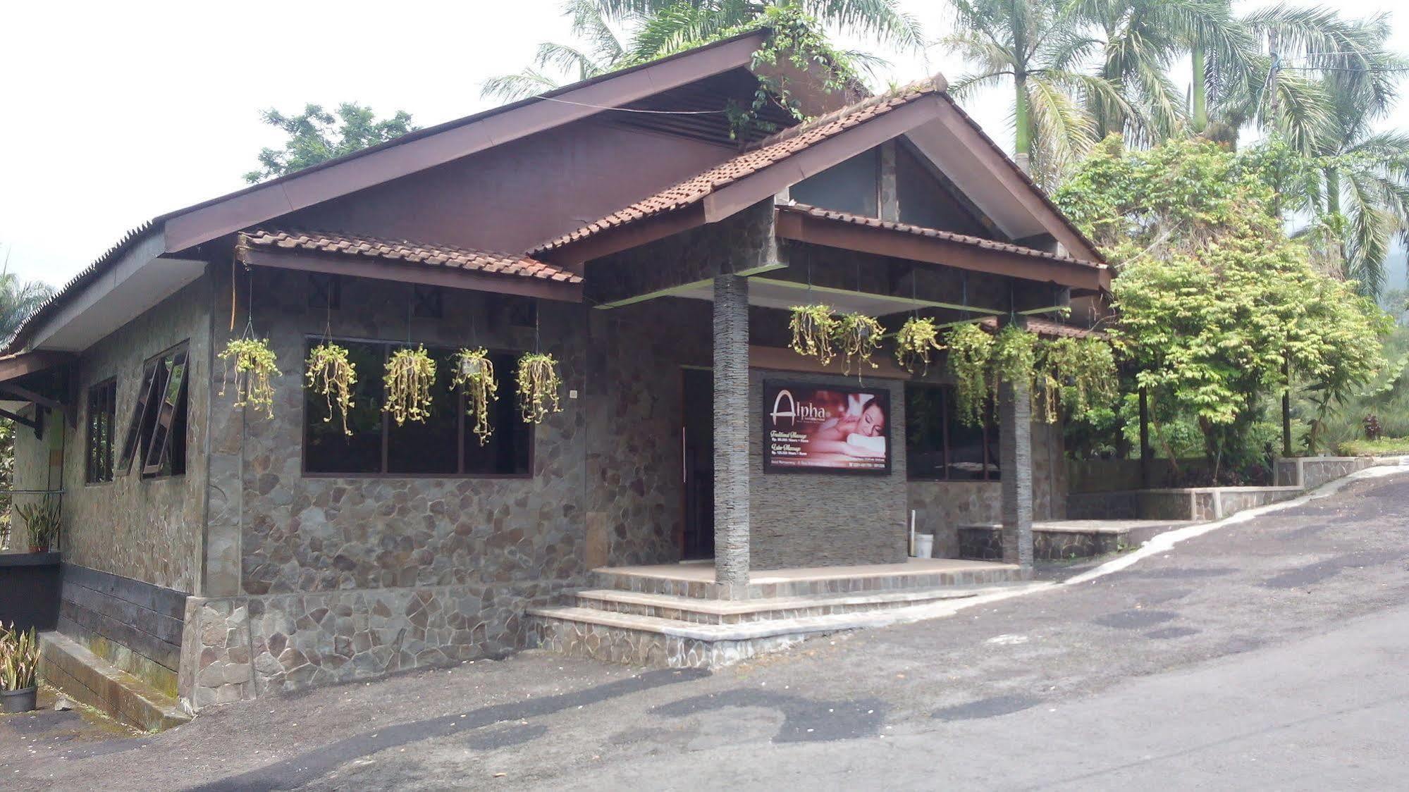 Hotel Moro Seneng Baturraden Exterior photo